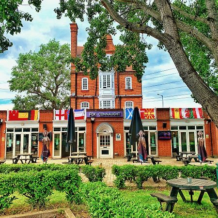 Fox Connaught Hotel Лондон Екстериор снимка