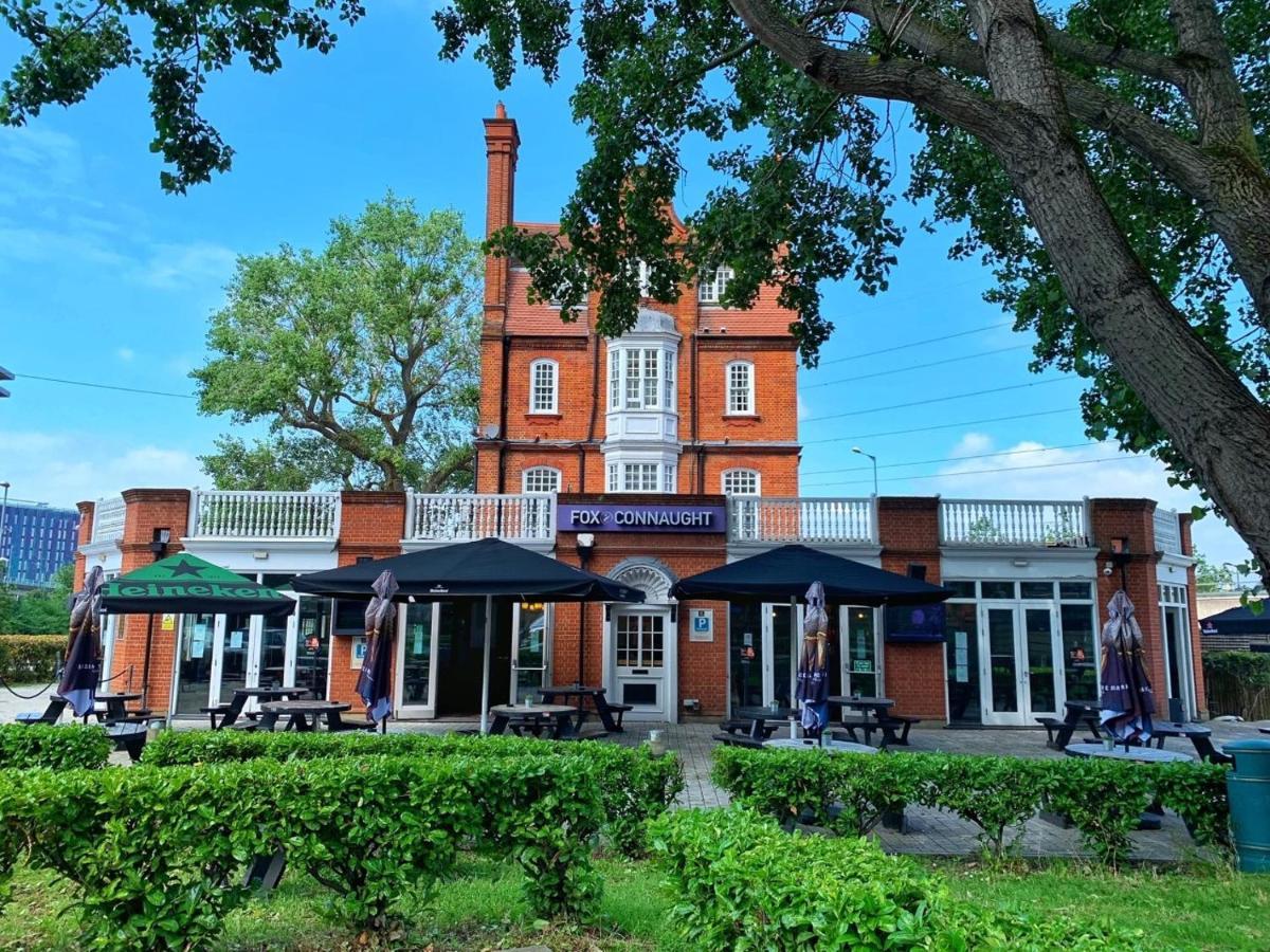 Fox Connaught Hotel Лондон Екстериор снимка