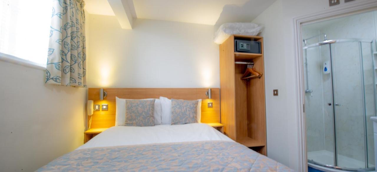 Fox Connaught Hotel Лондон Екстериор снимка